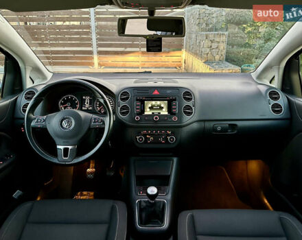 Серый Фольксваген Гольф Плюс, объемом двигателя 1.4 л и пробегом 228 тыс. км за 8599 $, фото 75 на Automoto.ua
