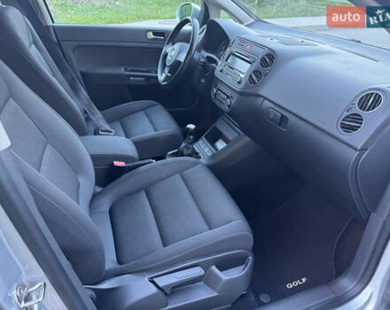 Серый Фольксваген Гольф Плюс, объемом двигателя 1.4 л и пробегом 198 тыс. км за 8200 $, фото 21 на Automoto.ua