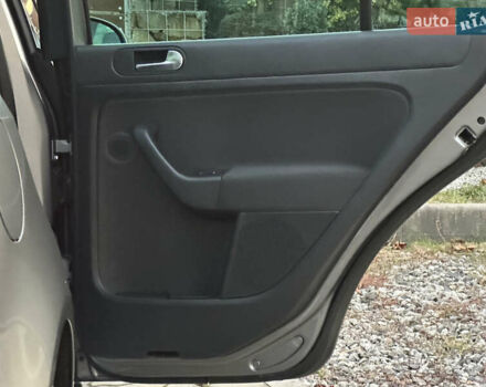 Сірий Фольксваген Golf Plus, об'ємом двигуна 1.4 л та пробігом 228 тис. км за 8999 $, фото 84 на Automoto.ua