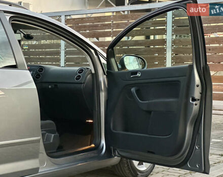 Сірий Фольксваген Golf Plus, об'ємом двигуна 1.4 л та пробігом 228 тис. км за 8999 $, фото 87 на Automoto.ua