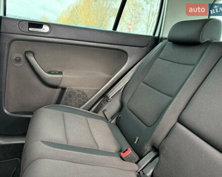 Сірий Фольксваген Golf Plus, об'ємом двигуна 1.4 л та пробігом 171 тис. км за 9200 $, фото 65 на Automoto.ua