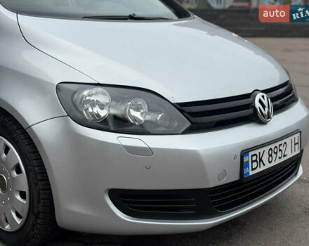 Сірий Фольксваген Golf Plus, об'ємом двигуна 1.6 л та пробігом 260 тис. км за 6850 $, фото 13 на Automoto.ua