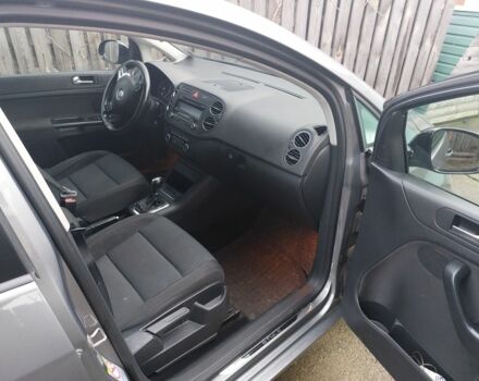 Серый Фольксваген Гольф Плюс, объемом двигателя 2 л и пробегом 323 тыс. км за 8500 $, фото 4 на Automoto.ua