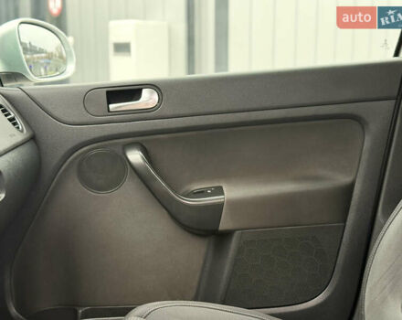 Серый Фольксваген Гольф Плюс, объемом двигателя 1.4 л и пробегом 171 тыс. км за 8800 $, фото 50 на Automoto.ua