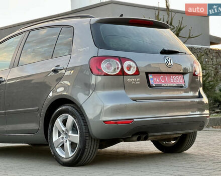 Серый Фольксваген Гольф Плюс, объемом двигателя 1.4 л и пробегом 228 тыс. км за 8599 $, фото 49 на Automoto.ua