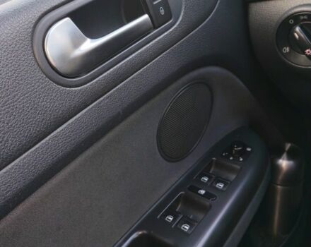 Серый Фольксваген Гольф Плюс, объемом двигателя 1.6 л и пробегом 240 тыс. км за 7950 $, фото 14 на Automoto.ua