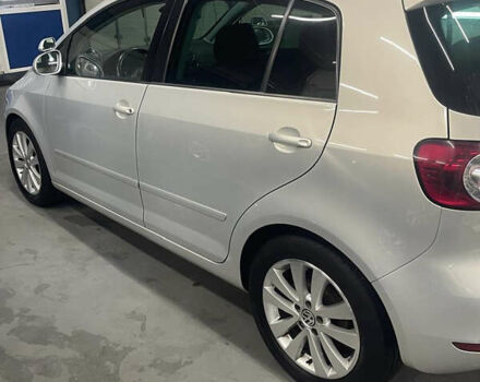 Серый Фольксваген Гольф Плюс, объемом двигателя 1.6 л и пробегом 281 тыс. км за 8400 $, фото 2 на Automoto.ua