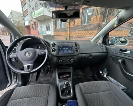 Серый Фольксваген Гольф Плюс, объемом двигателя 1.6 л и пробегом 245 тыс. км за 10200 $, фото 9 на Automoto.ua