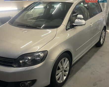 Серый Фольксваген Гольф Плюс, объемом двигателя 1.6 л и пробегом 281 тыс. км за 8400 $, фото 4 на Automoto.ua
