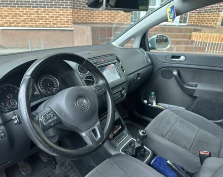 Серый Фольксваген Гольф Плюс, объемом двигателя 1.6 л и пробегом 245 тыс. км за 10200 $, фото 12 на Automoto.ua