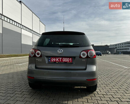 Сірий Фольксваген Golf Plus, об'ємом двигуна 1.6 л та пробігом 261 тис. км за 9150 $, фото 8 на Automoto.ua