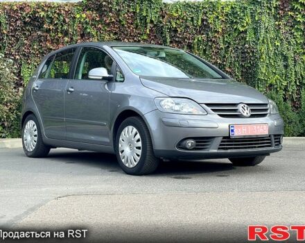 Серый Фольксваген Гольф Плюс, объемом двигателя 1.6 л и пробегом 208 тыс. км за 6600 $, фото 6 на Automoto.ua