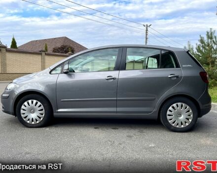 Серый Фольксваген Гольф Плюс, объемом двигателя 1.6 л и пробегом 208 тыс. км за 6600 $, фото 5 на Automoto.ua