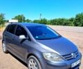 Серый Фольксваген Гольф Плюс, объемом двигателя 1.6 л и пробегом 200 тыс. км за 5600 $, фото 1 на Automoto.ua