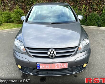 Серый Фольксваген Гольф Плюс, объемом двигателя 1.6 л и пробегом 208 тыс. км за 6600 $, фото 1 на Automoto.ua