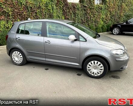 Серый Фольксваген Гольф Плюс, объемом двигателя 1.6 л и пробегом 208 тыс. км за 6600 $, фото 4 на Automoto.ua