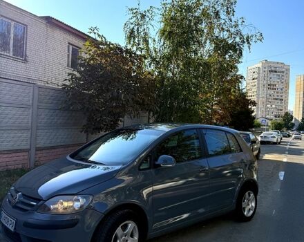 Серый Фольксваген Гольф Плюс, объемом двигателя 1.6 л и пробегом 214 тыс. км за 5500 $, фото 1 на Automoto.ua