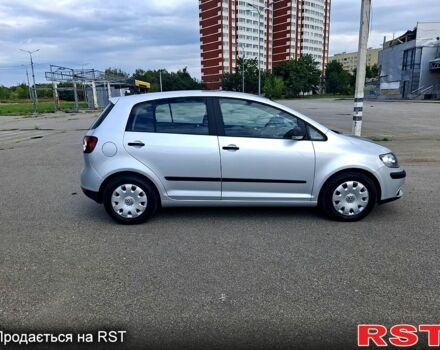 Серый Фольксваген Гольф Плюс, объемом двигателя 1.6 л и пробегом 140 тыс. км за 6750 $, фото 4 на Automoto.ua