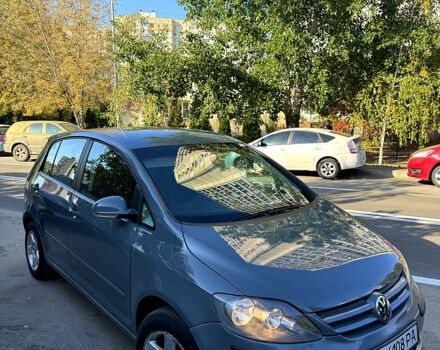 Серый Фольксваген Гольф Плюс, объемом двигателя 1.6 л и пробегом 214 тыс. км за 5500 $, фото 3 на Automoto.ua