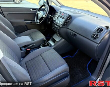 Серый Фольксваген Гольф Плюс, объемом двигателя 1.6 л и пробегом 210 тыс. км за 5500 $, фото 4 на Automoto.ua