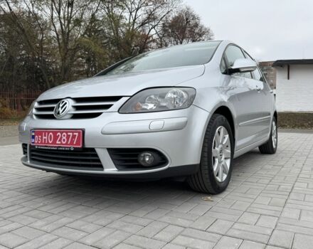 Серый Фольксваген Гольф Плюс, объемом двигателя 1.6 л и пробегом 127 тыс. км за 7550 $, фото 3 на Automoto.ua