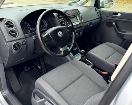 Серый Фольксваген Гольф Плюс, объемом двигателя 1.6 л и пробегом 127 тыс. км за 7550 $, фото 9 на Automoto.ua