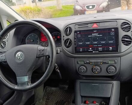 Сірий Фольксваген Golf Plus, об'ємом двигуна 2 л та пробігом 207 тис. км за 10451 $, фото 4 на Automoto.ua