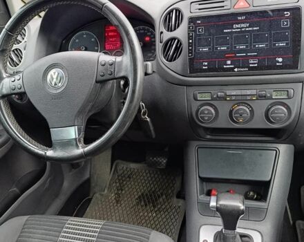 Сірий Фольксваген Golf Plus, об'ємом двигуна 2 л та пробігом 207 тис. км за 10451 $, фото 5 на Automoto.ua