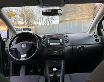 Серый Фольксваген Гольф Плюс, объемом двигателя 1.4 л и пробегом 220 тыс. км за 4999 $, фото 4 на Automoto.ua