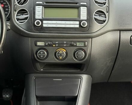 Серый Фольксваген Гольф Плюс, объемом двигателя 1.4 л и пробегом 220 тыс. км за 4999 $, фото 6 на Automoto.ua