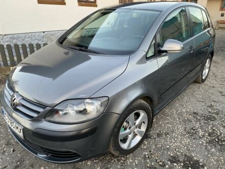 Серый Фольксваген Гольф Плюс, объемом двигателя 1.4 л и пробегом 290 тыс. км за 4500 $, фото 1 на Automoto.ua