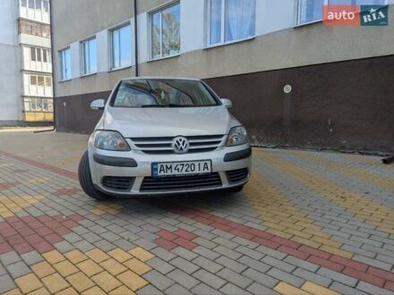 Фольксваген Гольф Плюс 2005 в Житомире на Automoto.ua Серый Фольксваген Гольф Плюс, объемом двигателя 1.6 л и пробегом 179 тыс. км за 6700 $, фото 1 на Automoto.ua