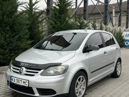 Серый Фольксваген Гольф Плюс, объемом двигателя 1.6 л и пробегом 297 тыс. км за 6000 $, фото 1 на Automoto.ua