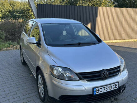 Серый Фольксваген Гольф Плюс, объемом двигателя 1.39 л и пробегом 238 тыс. км за 6000 $, фото 1 на Automoto.ua