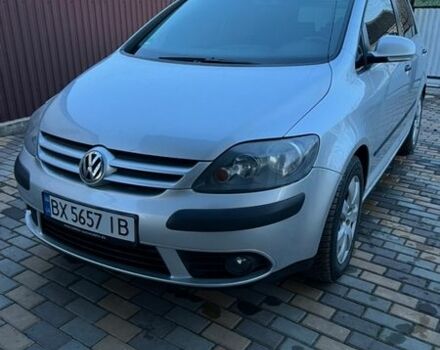 Серый Фольксваген Гольф Плюс, объемом двигателя 1.6 л и пробегом 156 тыс. км за 6000 $, фото 1 на Automoto.ua