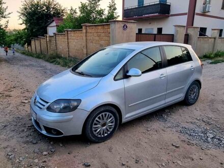 Сірий Фольксваген Golf Plus, об'ємом двигуна 1.4 л та пробігом 275 тис. км за 4499 $, фото 1 на Automoto.ua