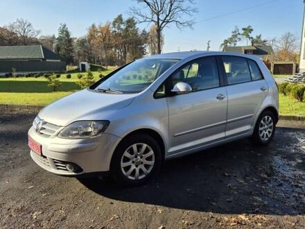 Серый Фольксваген Гольф Плюс, объемом двигателя 1.6 л и пробегом 215 тыс. км за 5500 $, фото 1 на Automoto.ua