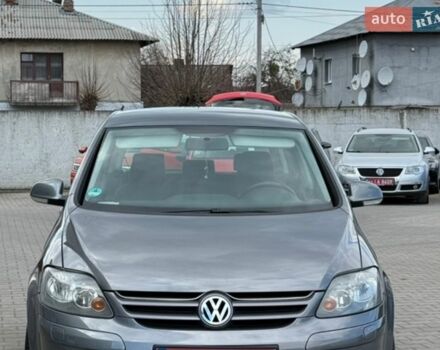 Сірий Фольксваген Golf Plus, об'ємом двигуна 1.4 л та пробігом 226 тис. км за 5500 $, фото 1 на Automoto.ua