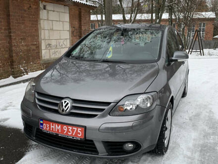 Серый Фольксваген Гольф Плюс, объемом двигателя 1.6 л и пробегом 206 тыс. км за 5999 $, фото 1 на Automoto.ua
