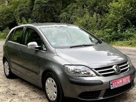 Серый Фольксваген Гольф Плюс, объемом двигателя 1.4 л и пробегом 232 тыс. км за 5500 $, фото 1 на Automoto.ua