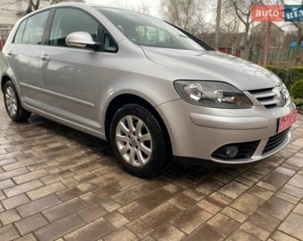 Серый Фольксваген Гольф Плюс, объемом двигателя 1.6 л и пробегом 180 тыс. км за 5890 $, фото 1 на Automoto.ua