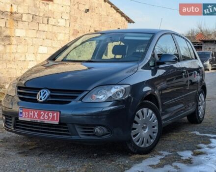 Серый Фольксваген Гольф Плюс, объемом двигателя 1.4 л и пробегом 250 тыс. км за 5250 $, фото 1 на Automoto.ua