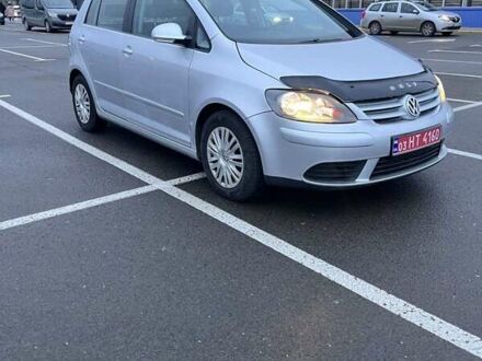 Серый Фольксваген Гольф Плюс, объемом двигателя 1.6 л и пробегом 194 тыс. км за 5400 $, фото 1 на Automoto.ua