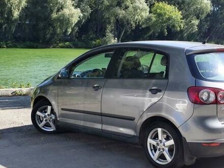 Фольксваген Гольф Плюс 2006 в Шепетовке на Automoto.ua Серый Фольксваген Гольф Плюс, объемом двигателя 1.6 л и пробегом 280 тыс. км за 4650 $, фото 1 на Automoto.ua