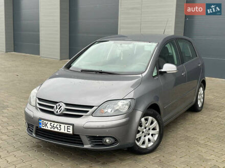 Серый Фольксваген Гольф Плюс, объемом двигателя 1.6 л и пробегом 215 тыс. км за 5499 $, фото 1 на Automoto.ua