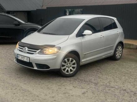 Серый Фольксваген Гольф Плюс, объемом двигателя 1.6 л и пробегом 287 тыс. км за 3950 $, фото 1 на Automoto.ua