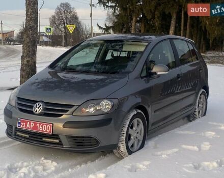 Сірий Фольксваген Golf Plus, об'ємом двигуна 1.6 л та пробігом 184 тис. км за 6100 $, фото 1 на Automoto.ua
