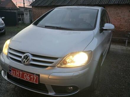 Серый Фольксваген Гольф Плюс, объемом двигателя 1.6 л и пробегом 202 тыс. км за 4950 $, фото 1 на Automoto.ua