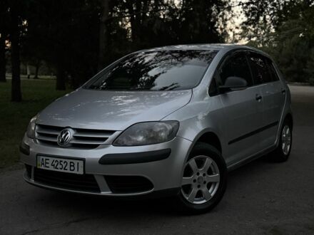 Серый Фольксваген Гольф Плюс, объемом двигателя 1.6 л и пробегом 202 тыс. км за 4499 $, фото 1 на Automoto.ua