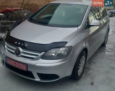 Сірий Фольксваген Golf Plus, об'ємом двигуна 1.6 л та пробігом 197 тис. км за 6100 $, фото 1 на Automoto.ua